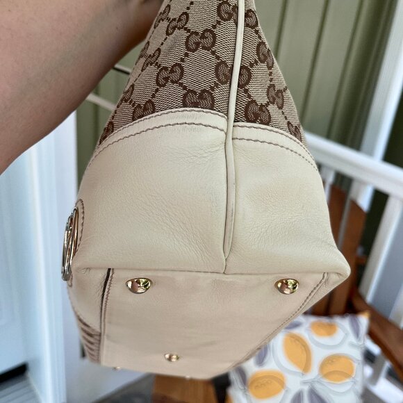 Gucci GG Canvas Shoulder Tote Bag - Authentic - Picture 13 of 17